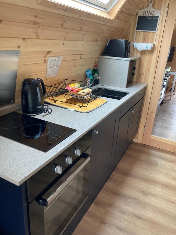 Luxe tent Robins Nest Glamping Pod With Hot Tub